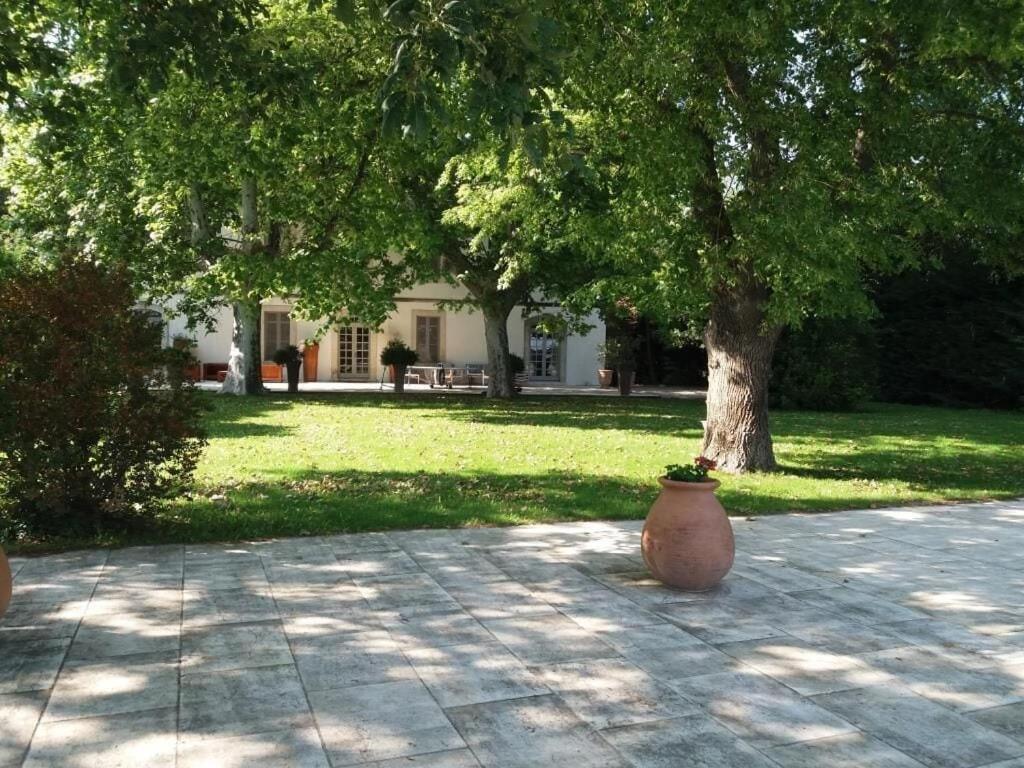 Villa Mas Des Becasses, En Provence - 22 Personnes Arlés Exterior foto